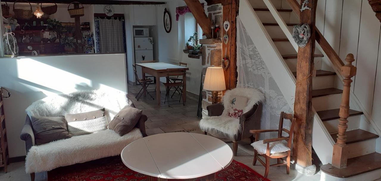 Gite Les Petits Chemins Ledeuix Exterior foto
